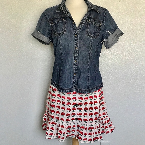 Red and Green Skirt 🌺 - Picture 2 of 8